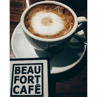 11/7/2014 tarihinde Yves D.ziyaretçi tarafından Beaufort Café'de çekilen fotoğraf
