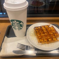 Photo taken at Starbucks by いちご 1. on 10/28/2021