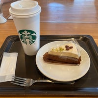 Photo taken at Starbucks by いちご 1. on 2/14/2022