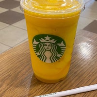 Photo taken at Starbucks by いちご 1. on 10/9/2022