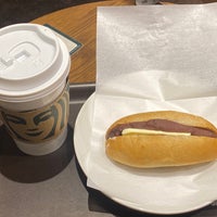 Photo taken at Starbucks by いちご 1. on 12/30/2021