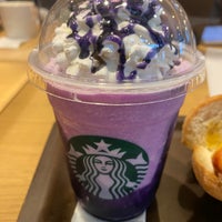 Photo taken at Starbucks by いちご 1. on 10/18/2022