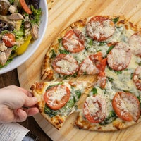 6/16/2022 tarihinde Cannova’s Pizzeriaziyaretçi tarafından Cannova’s Pizzeria'de çekilen fotoğraf
