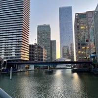 Photo taken at Thames Path Canary Wharf by Theibrahimkiçik on 5/11/2022