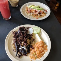 Foto scattata a La Casa de los Tacos da Alex K. il 3/8/2019
