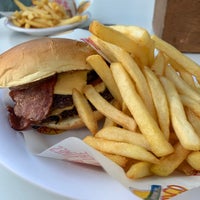 Photo taken at Johnny Rockets by hishii on 10/12/2021