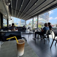 Foto diambil di Lavazza Cafe oleh hishii pada 5/18/2022