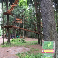 7/8/2017 tarihinde Dasha K.ziyaretçi tarafından Веревочный парк «Tree To Tree»'de çekilen fotoğraf