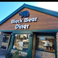 รูปภาพถ่ายที่ Black Bear Diner โดย Kim B. เมื่อ 8/2/2019