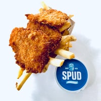 รูปภาพถ่ายที่ Spud Fish &amp;amp; Chips โดย Quintin D. เมื่อ 7/4/2019