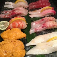 Foto tomada en Ocean Blue Sushi Club  por Jacky C. el 3/6/2013