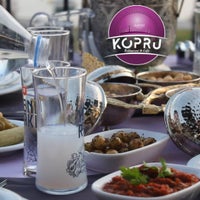 Das Foto wurde bei Köprü Restaurant &amp;amp; Cafe von Köprü Restaurant &amp;amp; Cafe am 8/23/2019 aufgenommen