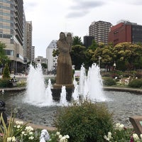 水の守護神 関内の野外彫刻