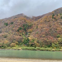 Photo taken at 白糸の滝 ドライブイン by asikapon on 11/13/2023