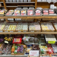 Photo taken at Fugetsu-Do Sweet Shop by Luminoid L. on 10/17/2022