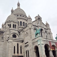 Photo taken at Sacré-Cœur Basilica by Ênio L. on 5/16/2015