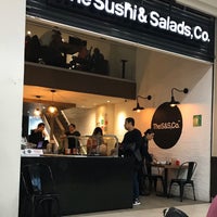 Foto tomada en The Sushi &amp;amp; Salads, Co.  por Kristian Á. el 12/22/2019