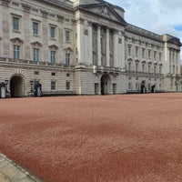 Photo taken at Buckingham Palace Gate by Fionnulo B. on 2/26/2024