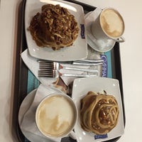 Photo taken at Cinnabon by ♚C A R O L I N A♚ on 12/4/2016