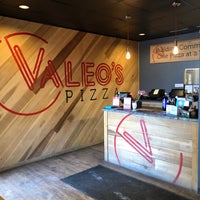 Photo taken at Valeo&amp;#39;s Pizza by Gerardo A. on 11/15/2019