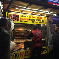 Photo taken at Kokoreçci Ramazan Usta by Köse&#39;oğulların M. on 11/21/2015