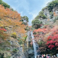 Photo taken at Mino Falls by イスムさん on 11/28/2023