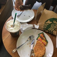 Photo taken at Starbucks by grompol on 9/25/2019