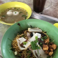 Photo taken at Ah Ho Teochew Kway Teow Mee by Ting on 11/7/2017