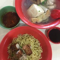 Photo taken at Special Chilli Yong Tau Foo by Ting on 5/24/2016