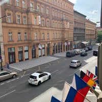 Foto diambil di Hotel Suite Home Prague oleh 💙Khaled💙 pada 8/13/2019