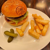 Photo taken at Reg-On Diner by 朝苗 天. on 6/13/2022