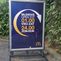 รูปภาพถ่ายที่ McDonald&amp;#39;s โดย Mathiske v. เมื่อ 10/20/2012