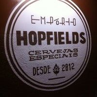 รูปภาพถ่ายที่ Empório Hopfields โดย Humberto V. เมื่อ 12/18/2014
