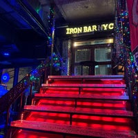 Photo prise au Iron Bar &amp;amp; Lounge par Rachel B. le3/30/2024