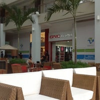 Photo taken at Península Open Mall by Robson S. on 5/16/2013