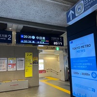 Photo taken at Hibiya Line Roppongi Station (H04) by 🎈 on 11/3/2023