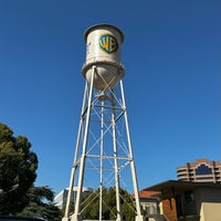 2/29/2024 tarihinde 𝐌𝐨𝐮𝐬𝐚ziyaretçi tarafından Warner Bros. Studio Tour Hollywood'de çekilen fotoğraf