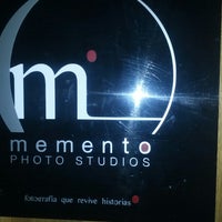 Foto diambil di Memento Photo Studios oleh Luis P. pada 7/9/2013