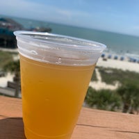 Photo taken at Riptydz Oceanfront Grill And Rooftop Bar by Joshua H. on 8/19/2021