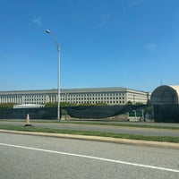 Foto diambil di The Pentagon oleh Tanya P. pada 4/28/2024