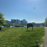 Foto diambil di Georgetown Waterfront Park oleh Tanya P. pada 4/28/2024