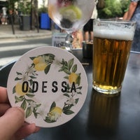 Foto diambil di Café Odessa oleh Tanya P. pada 8/4/2022