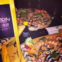 Das Foto wurde bei Zen Sushi Bar von Bibiano A. am 11/23/2014 aufgenommen