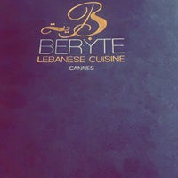 Das Foto wurde bei Beryte Restaurant von A am 9/10/2022 aufgenommen