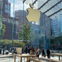 Photo taken at Apple Upper West Side by Kevin C. on 10/10/2022