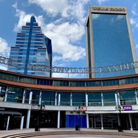 Foto scattata a The Jacksonville Landing da Kevin C. il 5/15/2019