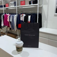 Photo taken at Tommy Hilfiger by رضا | RIDHA on 7/14/2022
