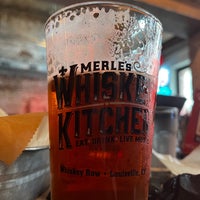 Снимок сделан в Merle&amp;#39;s Whiskey Kitchen пользователем Micha L. 10/14/2023