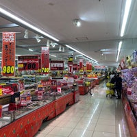 Photo taken at ジャパンミート越谷店 by J-maru on 12/19/2018