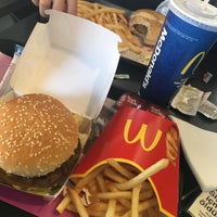 Photo taken at McDonald&amp;#39;s by Ngrngr on 4/21/2018